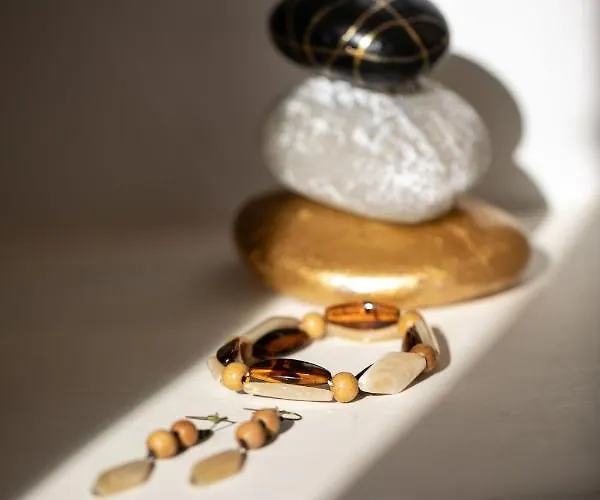 Anemela Lux Naxos City