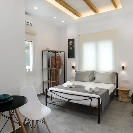 Anemela Lux * Naxos City